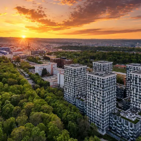 Daire In Residential Tower - Parking Prag