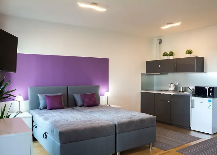 In Residential Tower - Parking Appartamento Praga